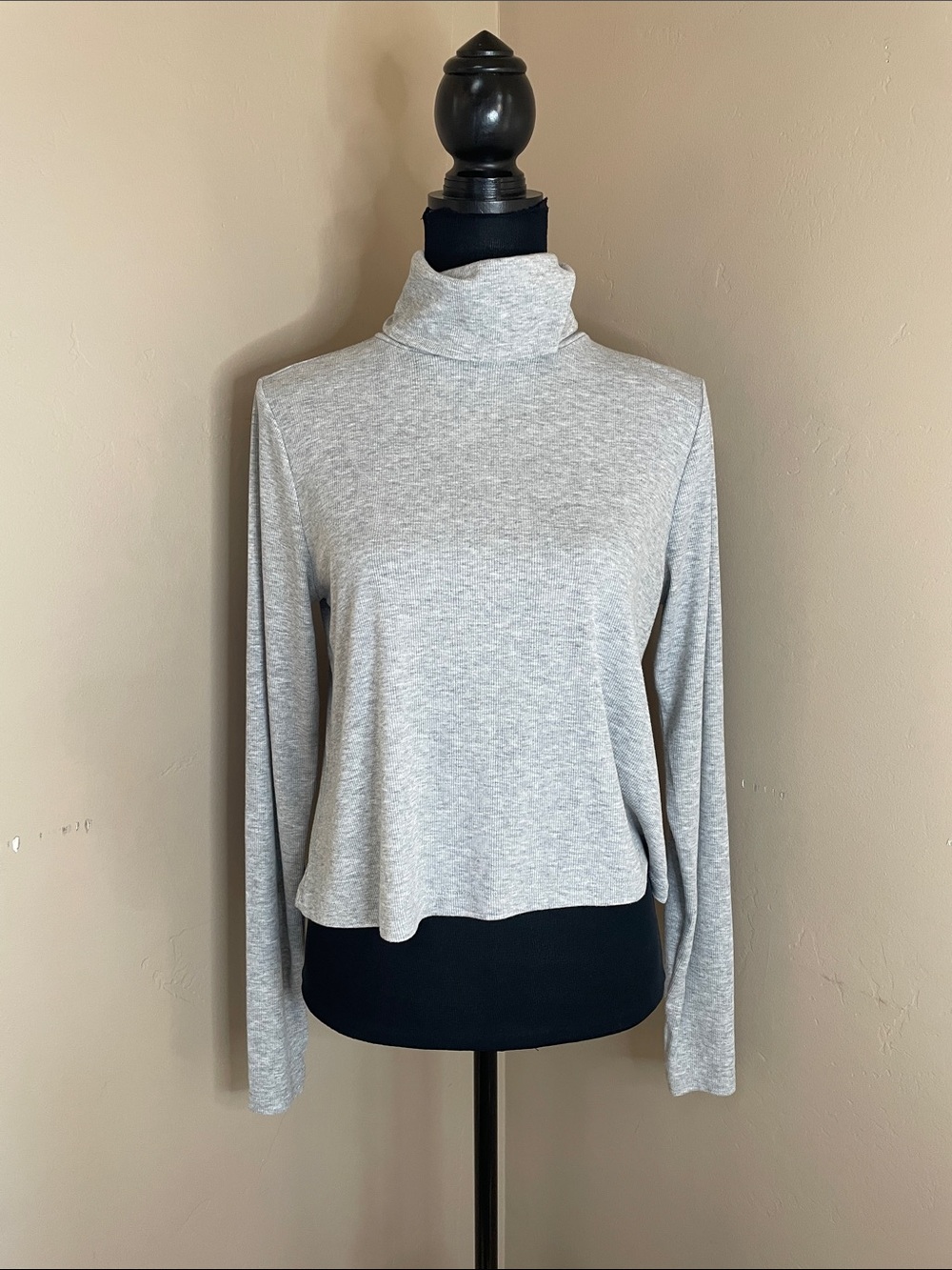 Old Navy Active Women’s Ultralite Ribbed Turtleneck, Grey, Medium